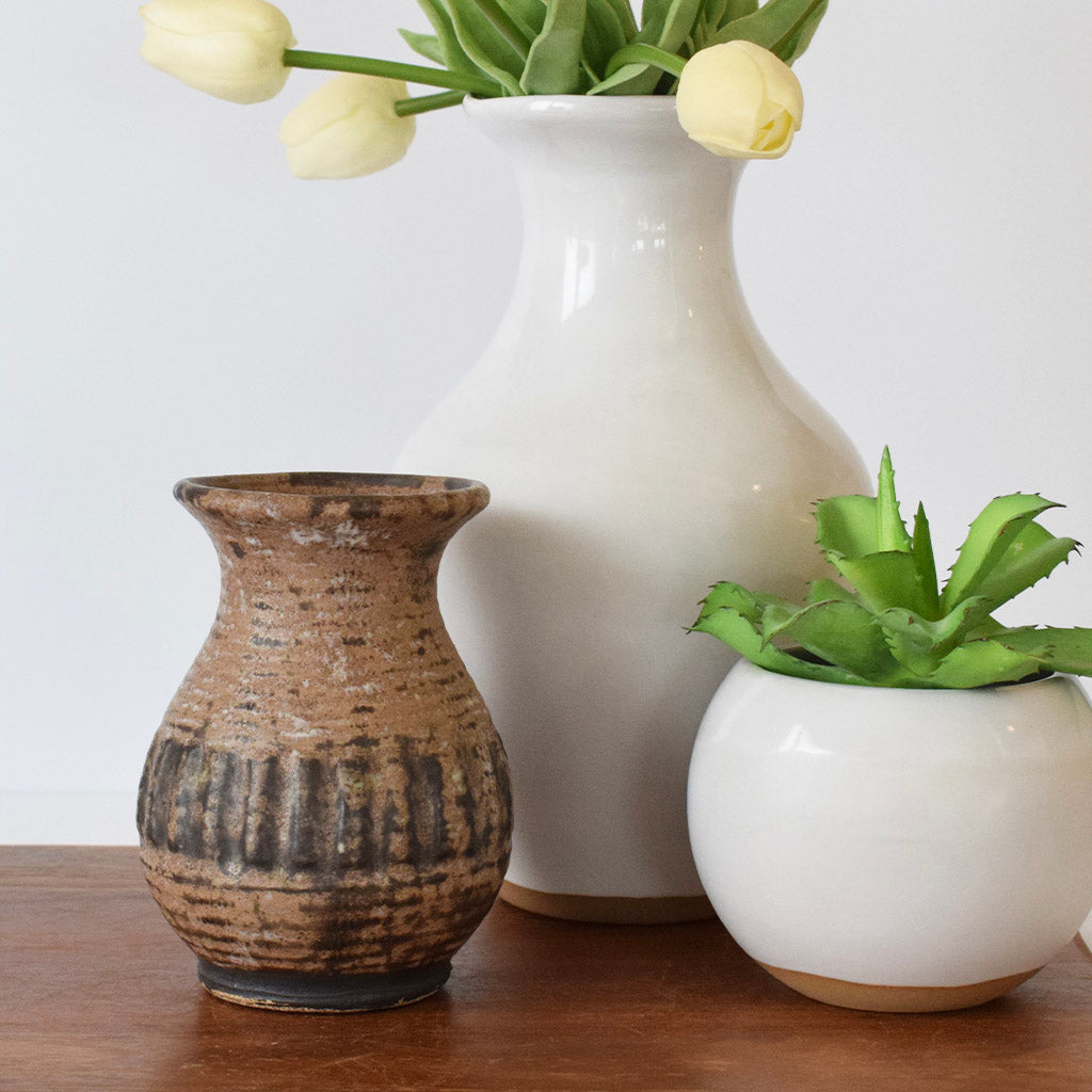 Carnation Vase Nutmeg - TheMississippiGiftCompany.com